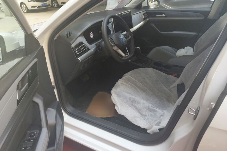 Volkswagen Lavida 2026 car image #8