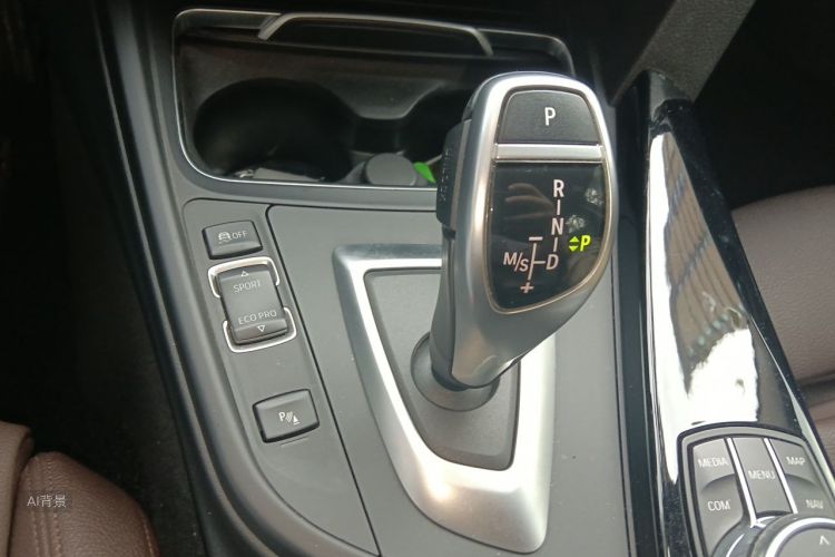BMW 3 Series 2018 #16 BMW 3 Series 2018 car image #16