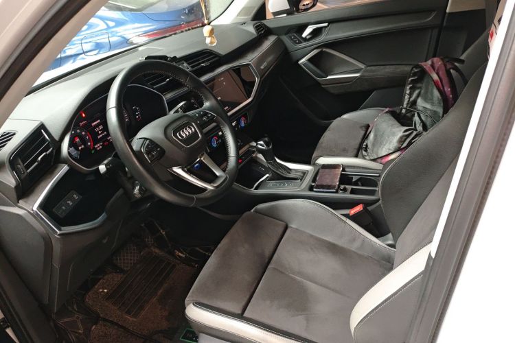 Audi Q3 2019 #15 Audi Q3 2019 car image #15