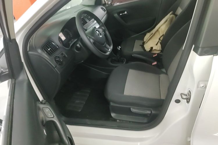Volkswagen Polo 2018 #15 Volkswagen Polo 2018 car image #15