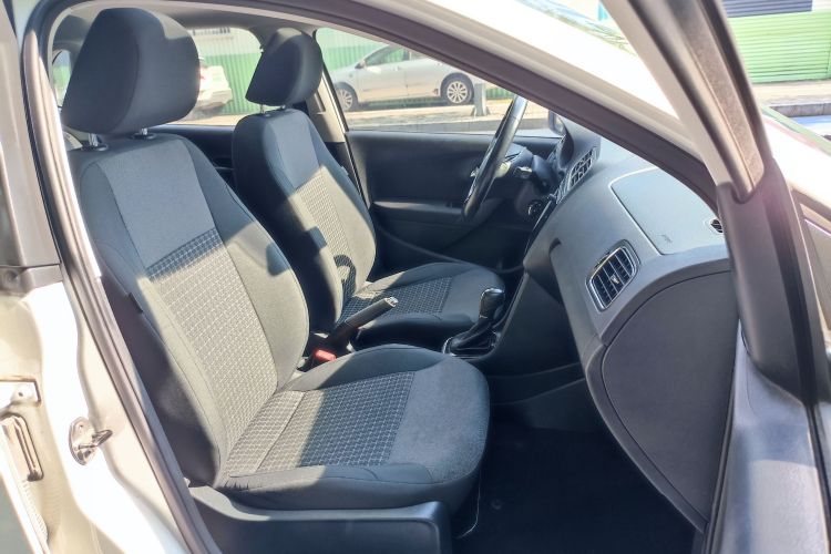 Volkswagen Polo 2019 image de voiture #26