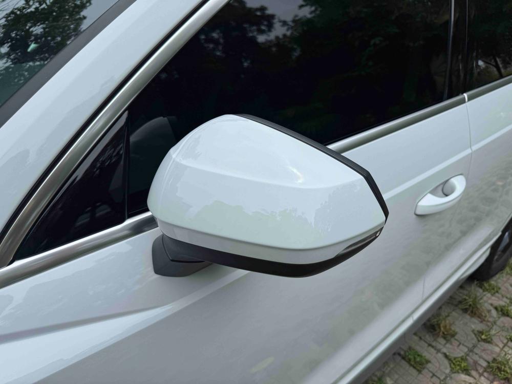 Audi Q3 2023 car image #23