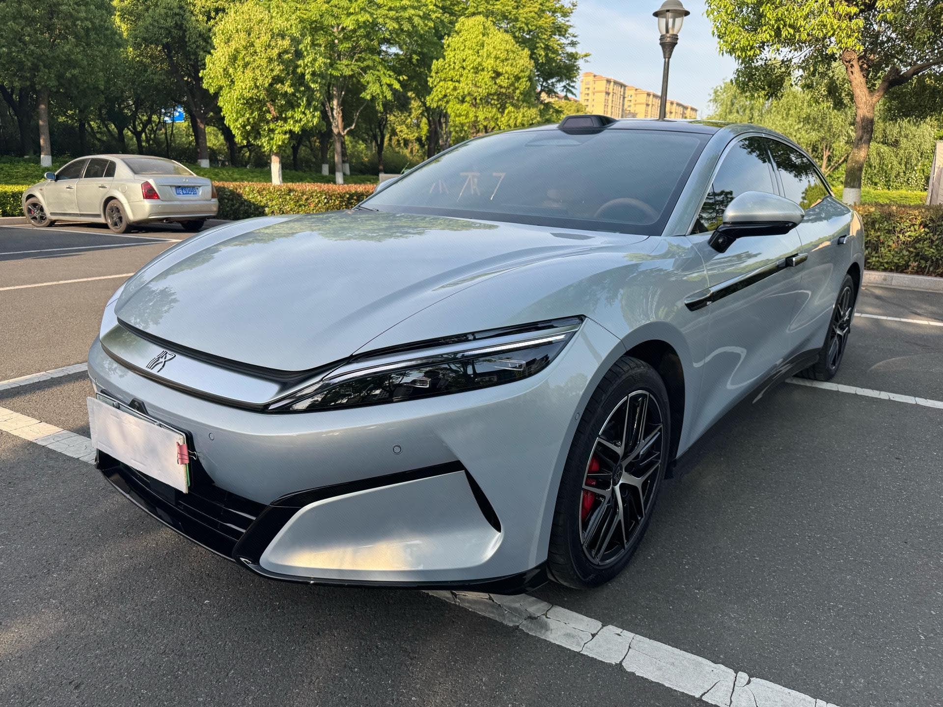 BYD HanL 2025 BYD HanL 2025 car image