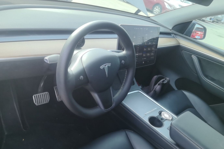 Tesla Model Y 2022 #11 Tesla Model Y 2022 car image #11