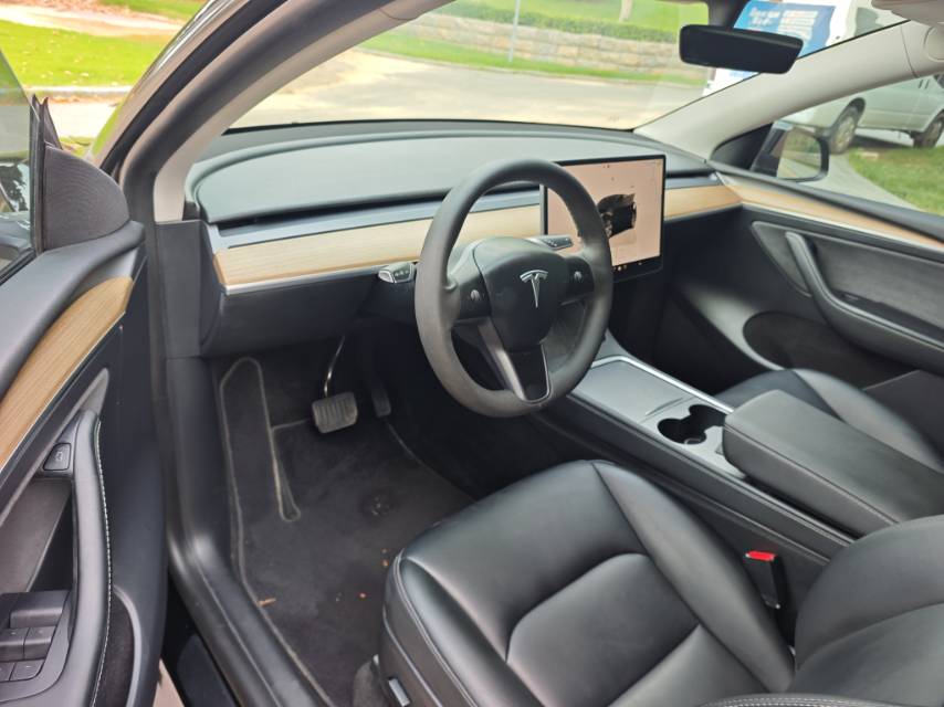 Tesla Model Y 2022 #4 Tesla Model Y 2022 car image #4
