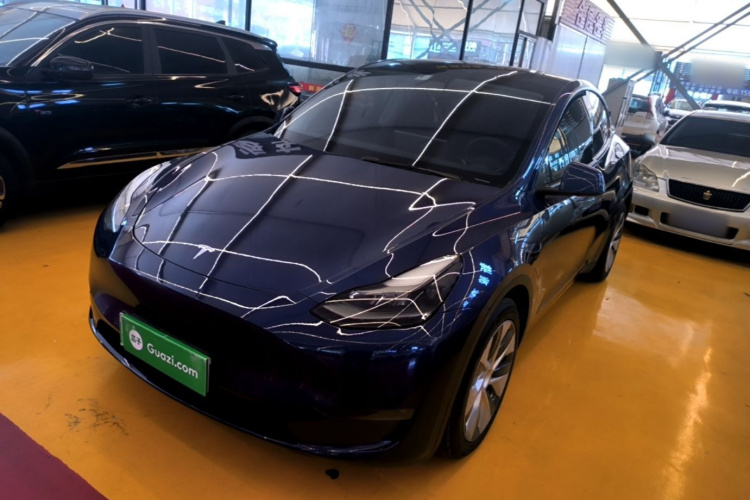 Tesla Model Y 2022 car image #2