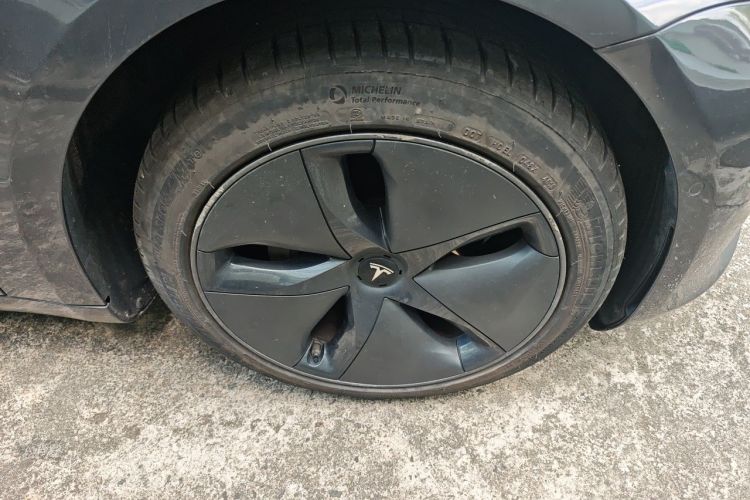 Tesla Model 3 2020 car image #9