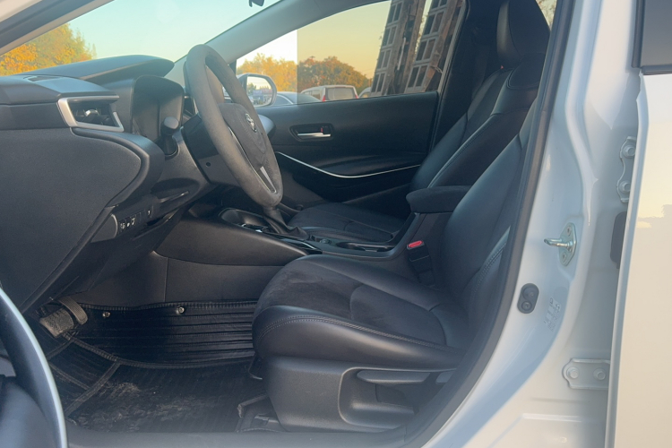 Toyota Corolla 2023 immagine di auto #11