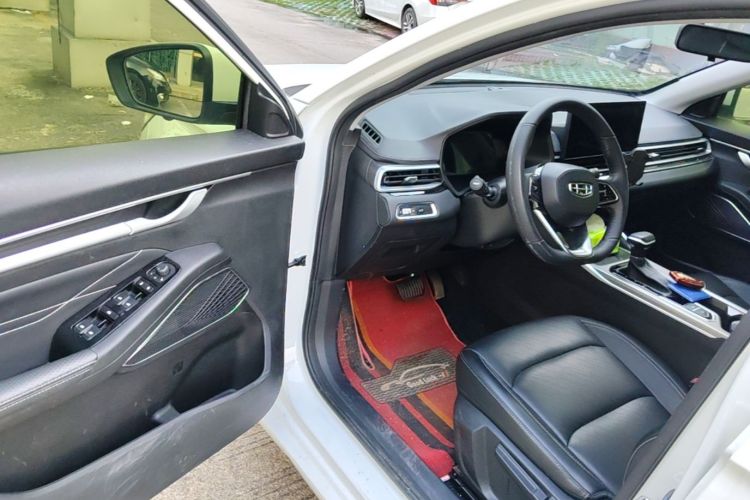 GEELY Emgrand 2024 car image #16