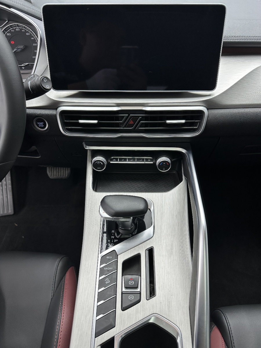 GEELY Coolray 2022 car image #14