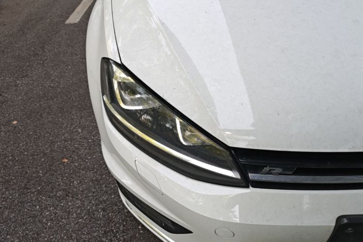 Volkswagen Golf 2017 car image #8