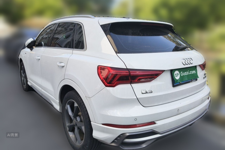 Audi Q3 2020 car image #5