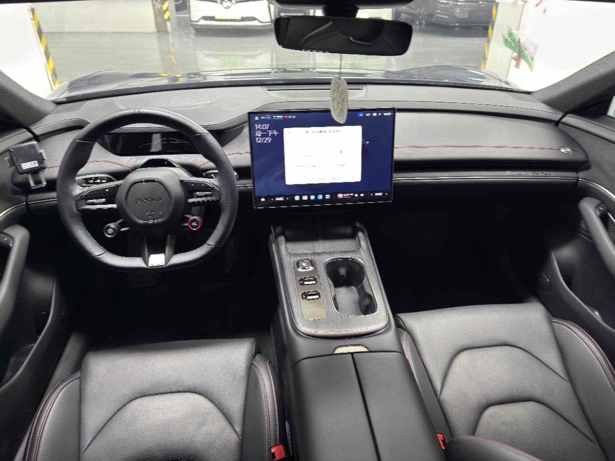 2024 car image #3
