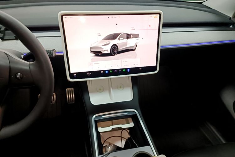 Tesla Model Y 2024 #13 Tesla Model Y 2024 car image #13