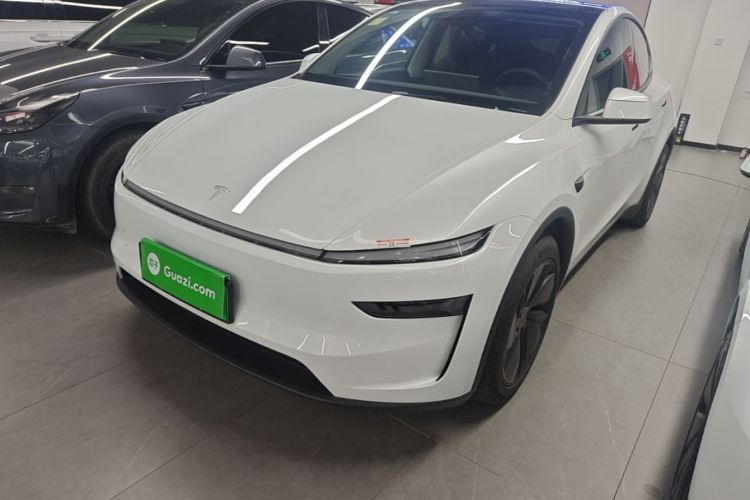 Tesla Model Y 2025 #2 Tesla Model Y 2025 immagine di auto #2