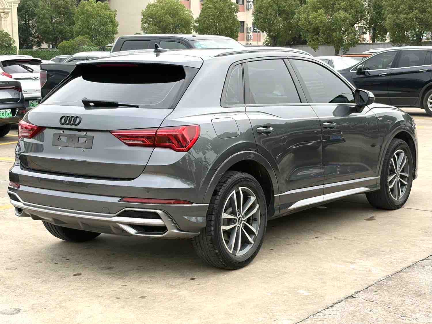 Audi Q3 2022 car image #7