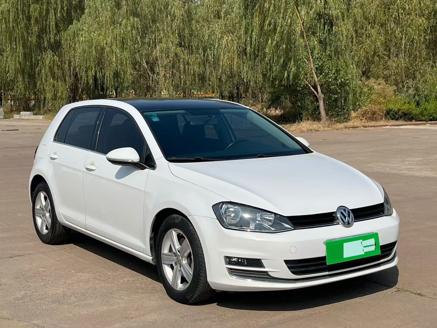 Volkswagen Golf 2015 car image #3