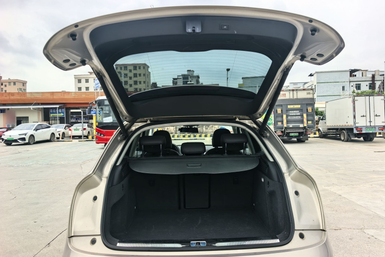 Audi Q3 2017 immagine di auto #25