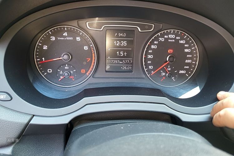Audi Q3 2016 car image #14