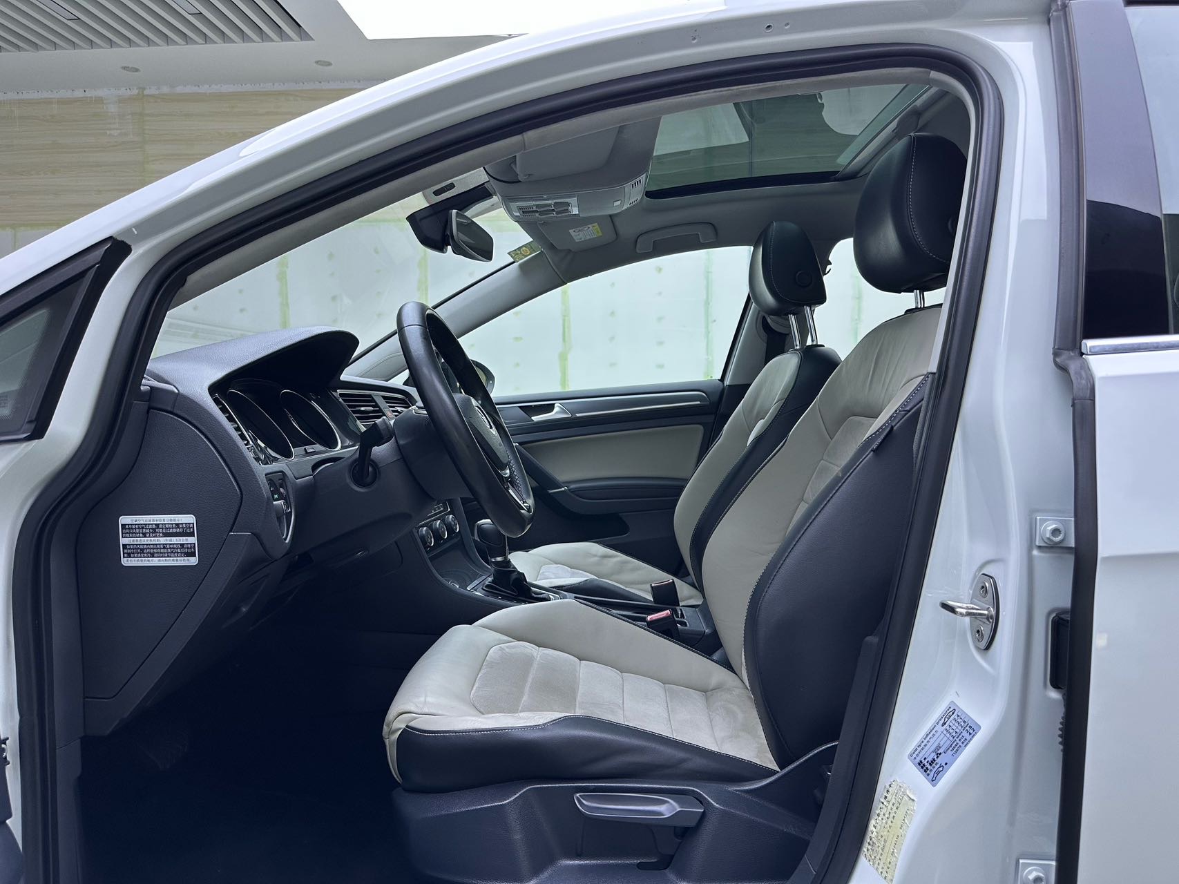 Volkswagen Golf 2017 car image #7