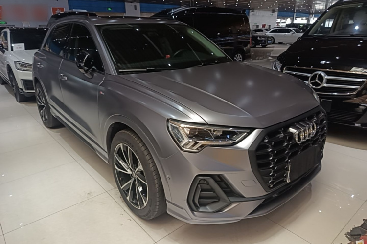 Audi Q3 2023 car image #6
