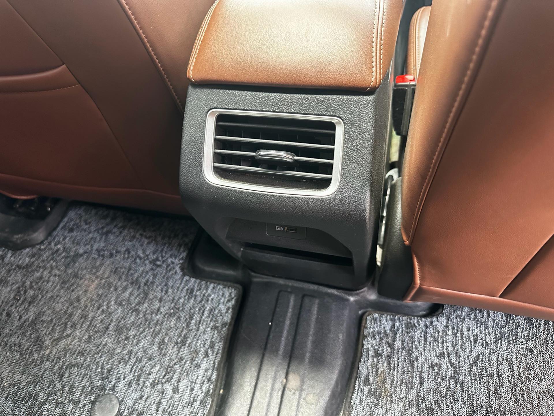 GEELY Vision X6 2023 car image #11