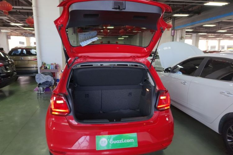 Volkswagen Polo 2016 car image #19