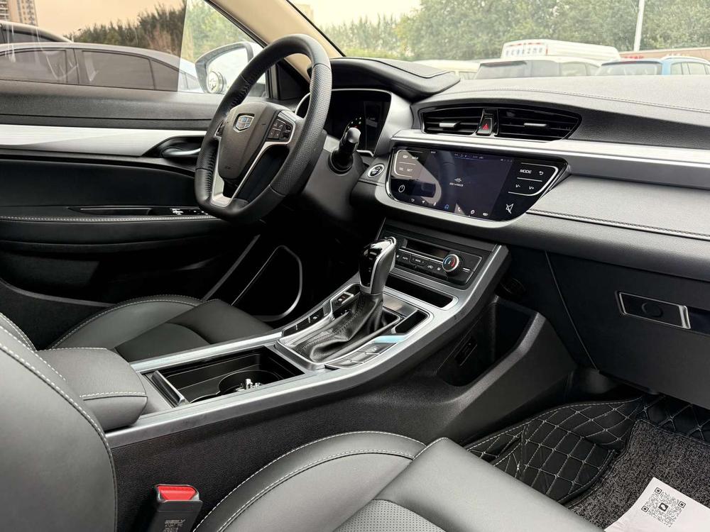 GEELY Emgrand 2018 car image #13