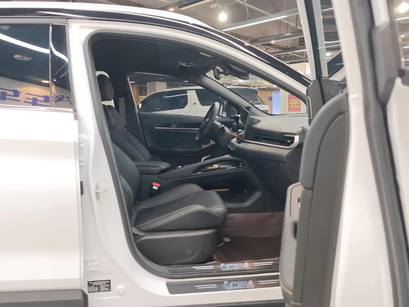 GEELY Coolray 2025 car image #18