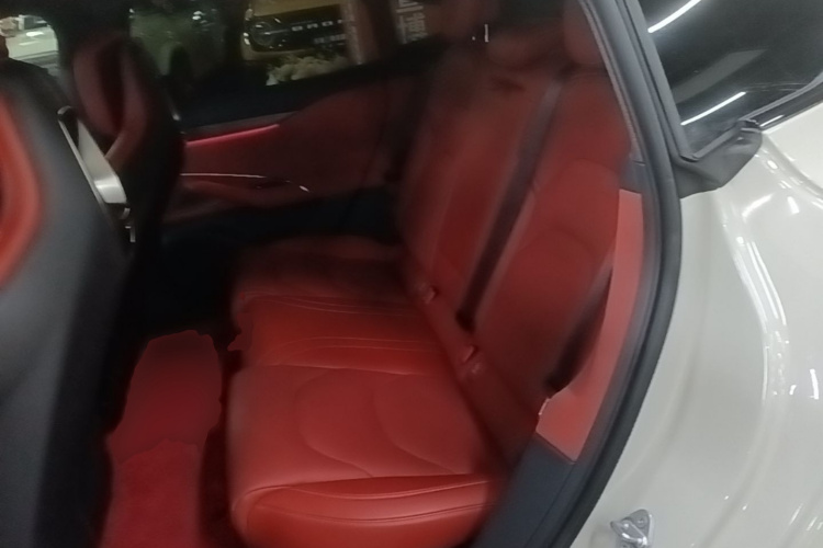 MI SU7 2024 car image #13