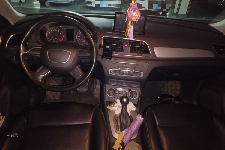 Audi Q3 2016 car image #11