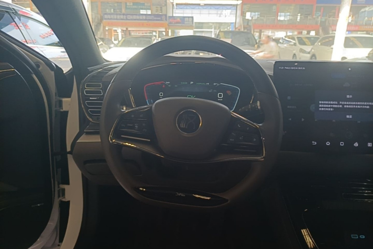 BYD Han 2023 car image #11