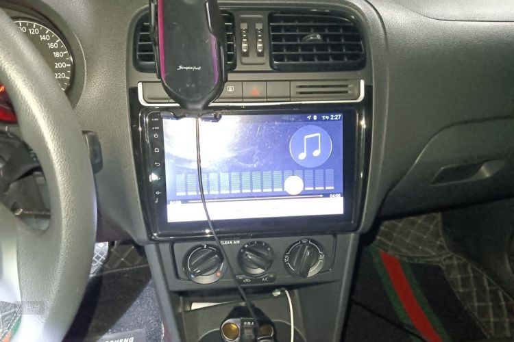 Volkswagen Polo 2017 car image #15