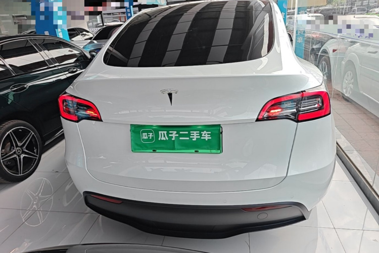 Tesla Model Y 2023 #6 Tesla Model Y 2023 car image #6