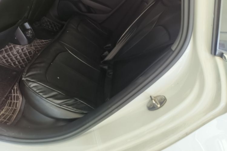 Audi A3 2018 car image #13