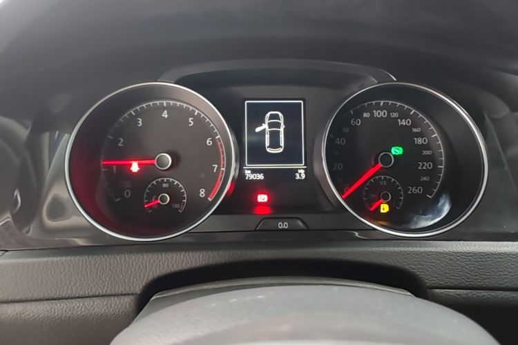 Volkswagen Golf 2019 car image #12