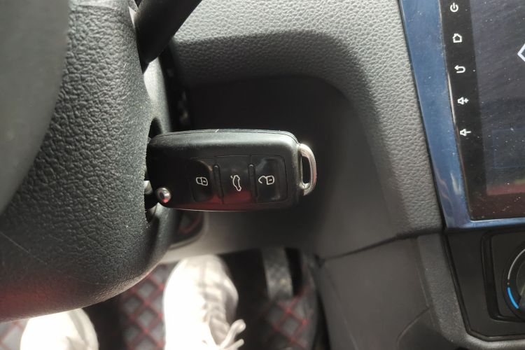 Volkswagen Santana 2018 car image #9