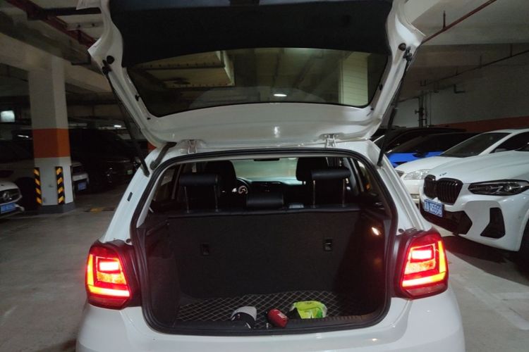 Volkswagen Polo 2017 car image #19