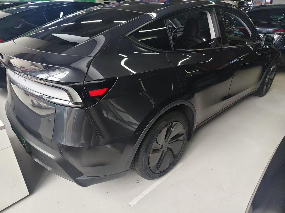 Tesla Model Y 2025 #3 Tesla Model Y 2025 car image #3
