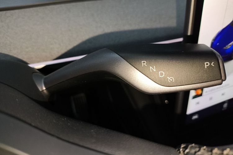Tesla Model Y 2024 #14 Tesla Model Y 2024 car image #14
