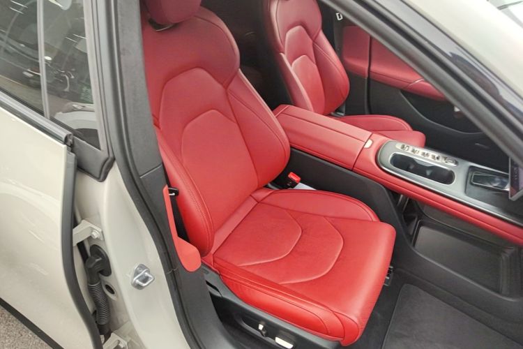 MI SU7 2024 immagine di auto #25