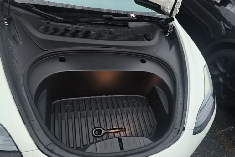 Tesla Model 3 2023 car image #22