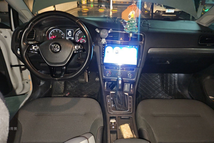 Volkswagen Golf 2018 car image #11
