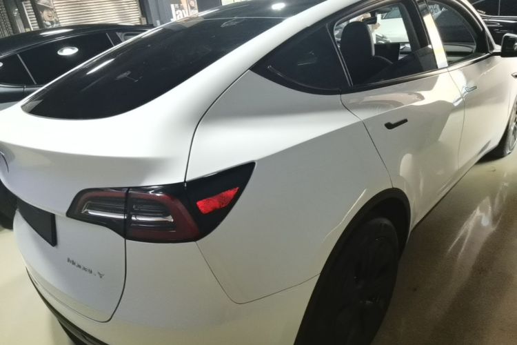 Tesla Model Y 2024 car image #7