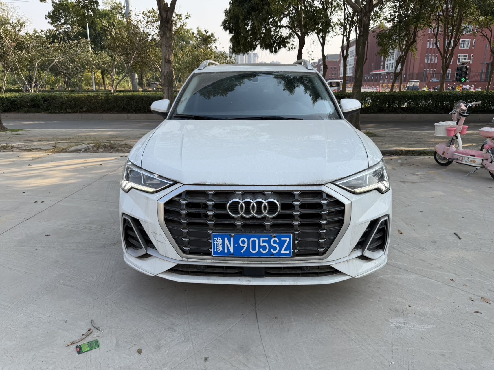 Audi Q3 2022 car image #2