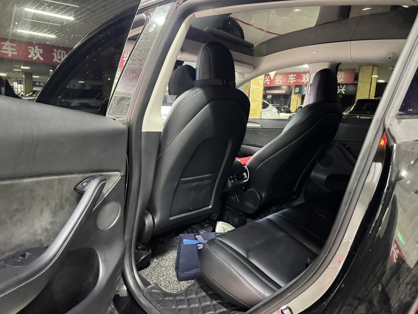 Tesla Model Y 2022 car image #7