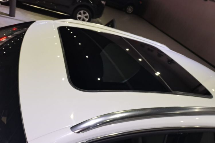 Audi Q3 2018 car image #25