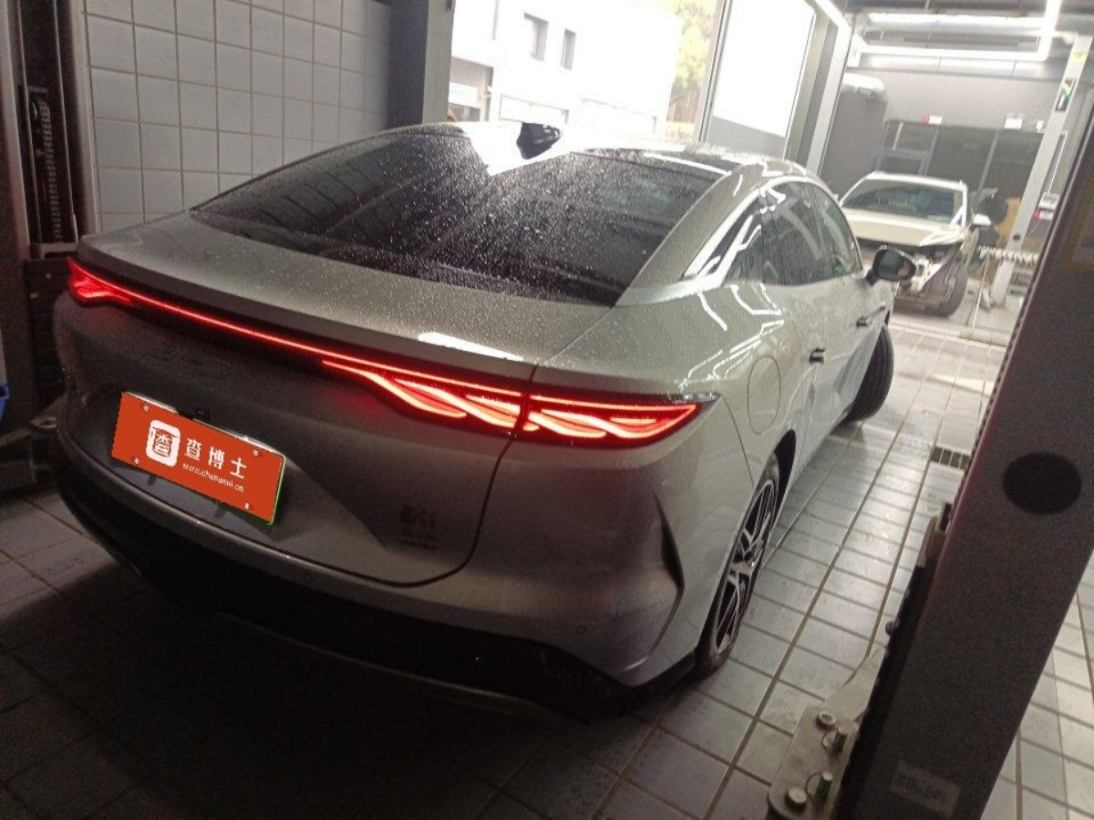 BYD HanL 2025 صورة سيارة #4