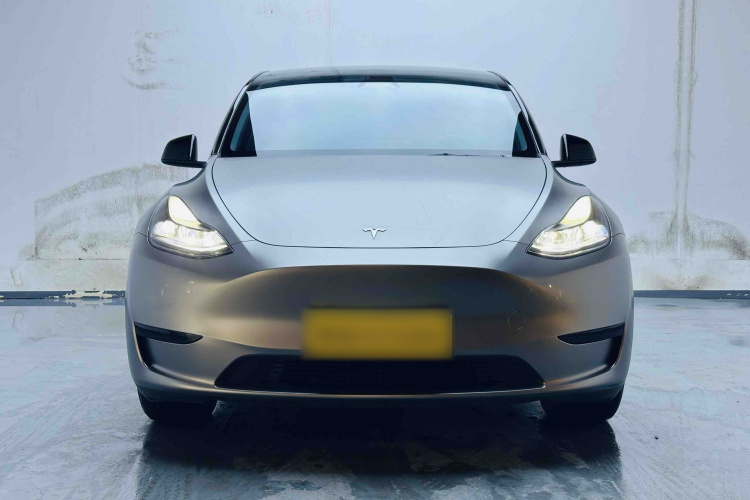 Tesla Model Y 2024 #3 Tesla Model Y 2024 car image #3