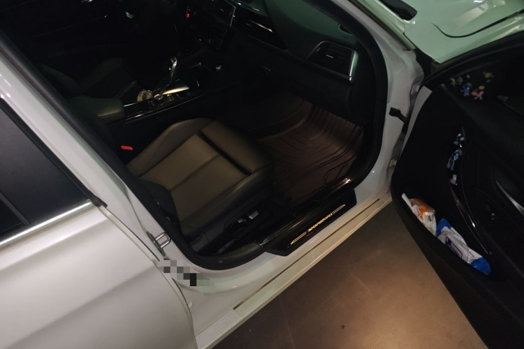 BMW 3 Series 2017 #23 BMW 3 Series 2017 car image #23